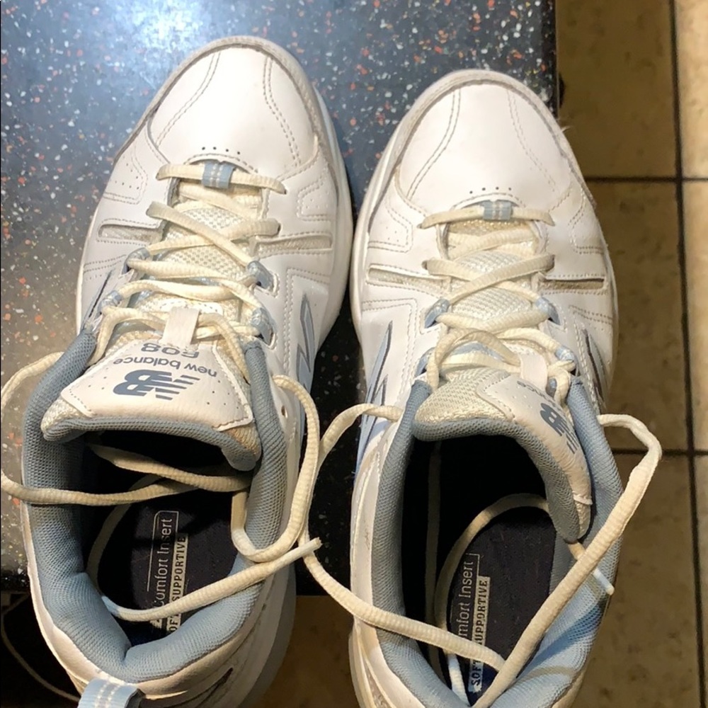 NEW BALANCE SNEAKERS